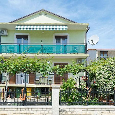 Apartments Grassi By Rent Istria 乌马格 外观 照片