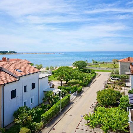 Apartments Grassi By Rent Istria 乌马格 外观 照片