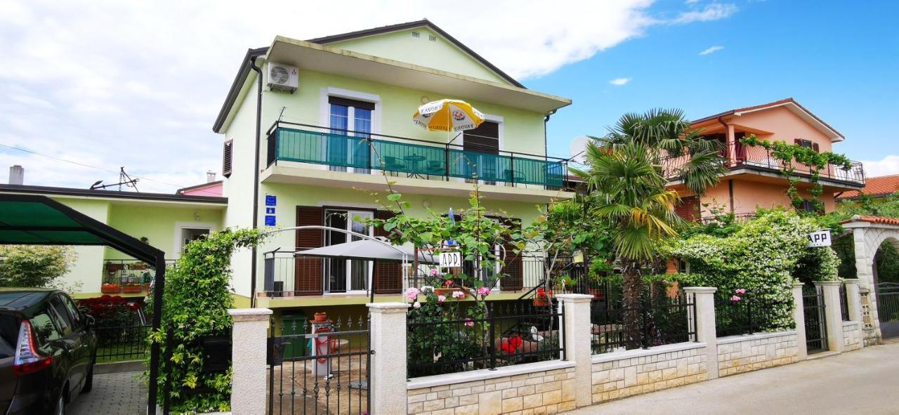 Apartments Grassi By Rent Istria 乌马格 外观 照片