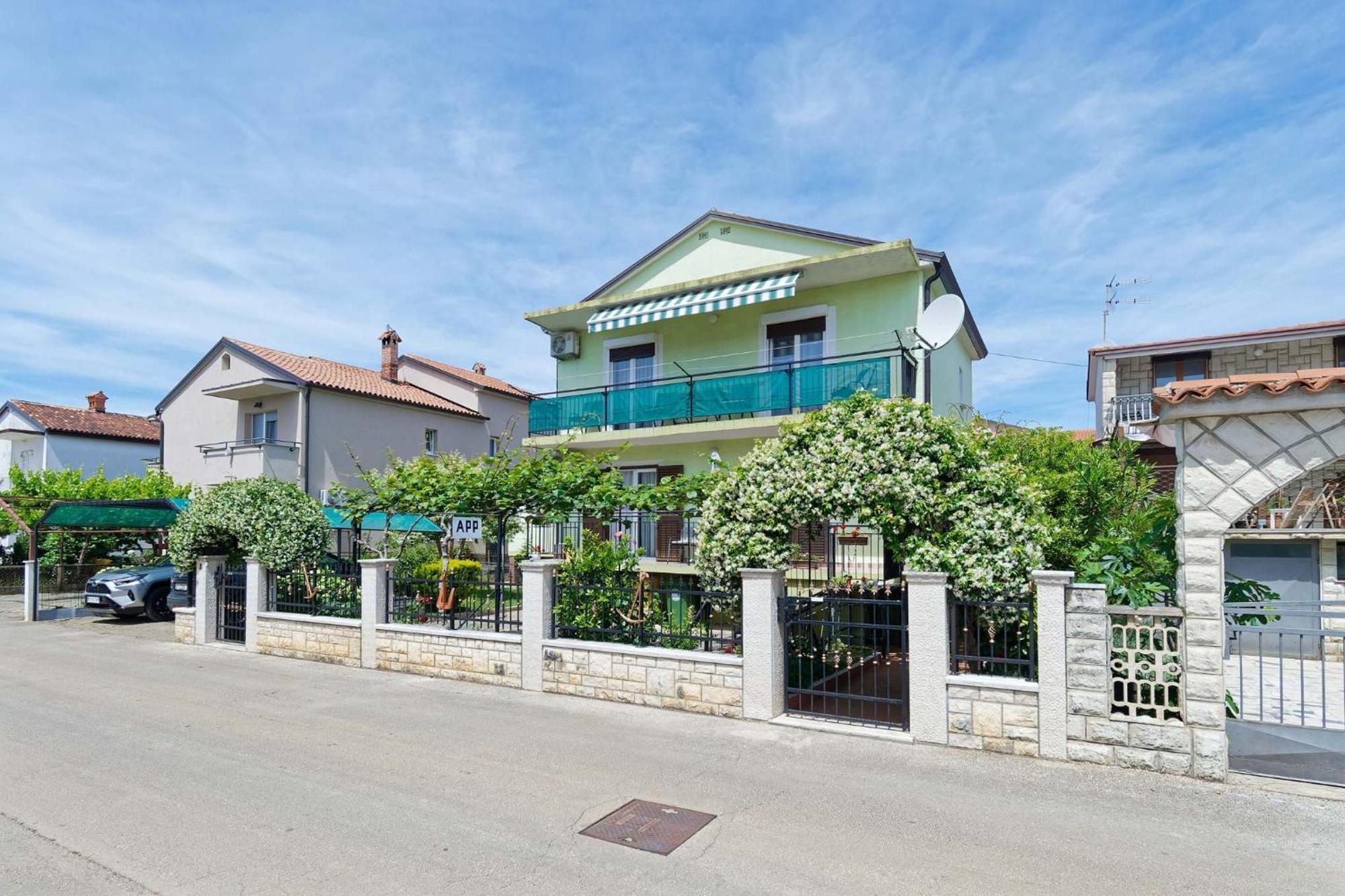 Apartments Grassi By Rent Istria 乌马格 外观 照片