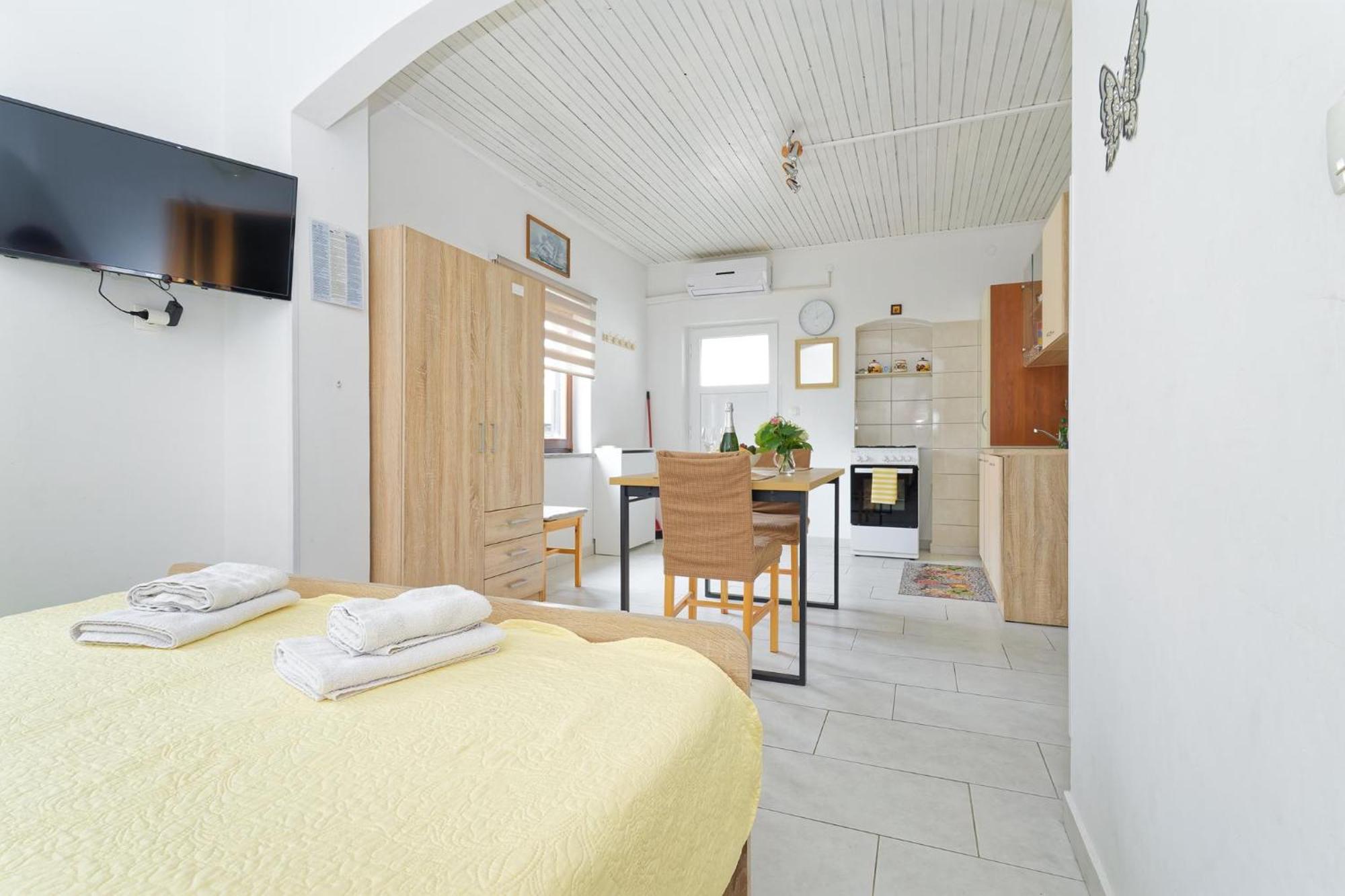 Apartments Grassi By Rent Istria 乌马格 外观 照片