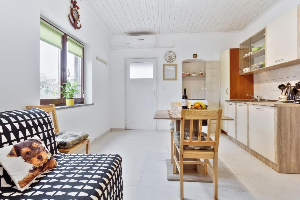 Apartments Grassi By Rent Istria 乌马格 外观 照片