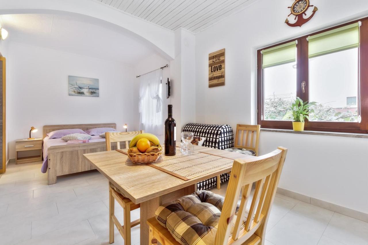 Apartments Grassi By Rent Istria 乌马格 外观 照片