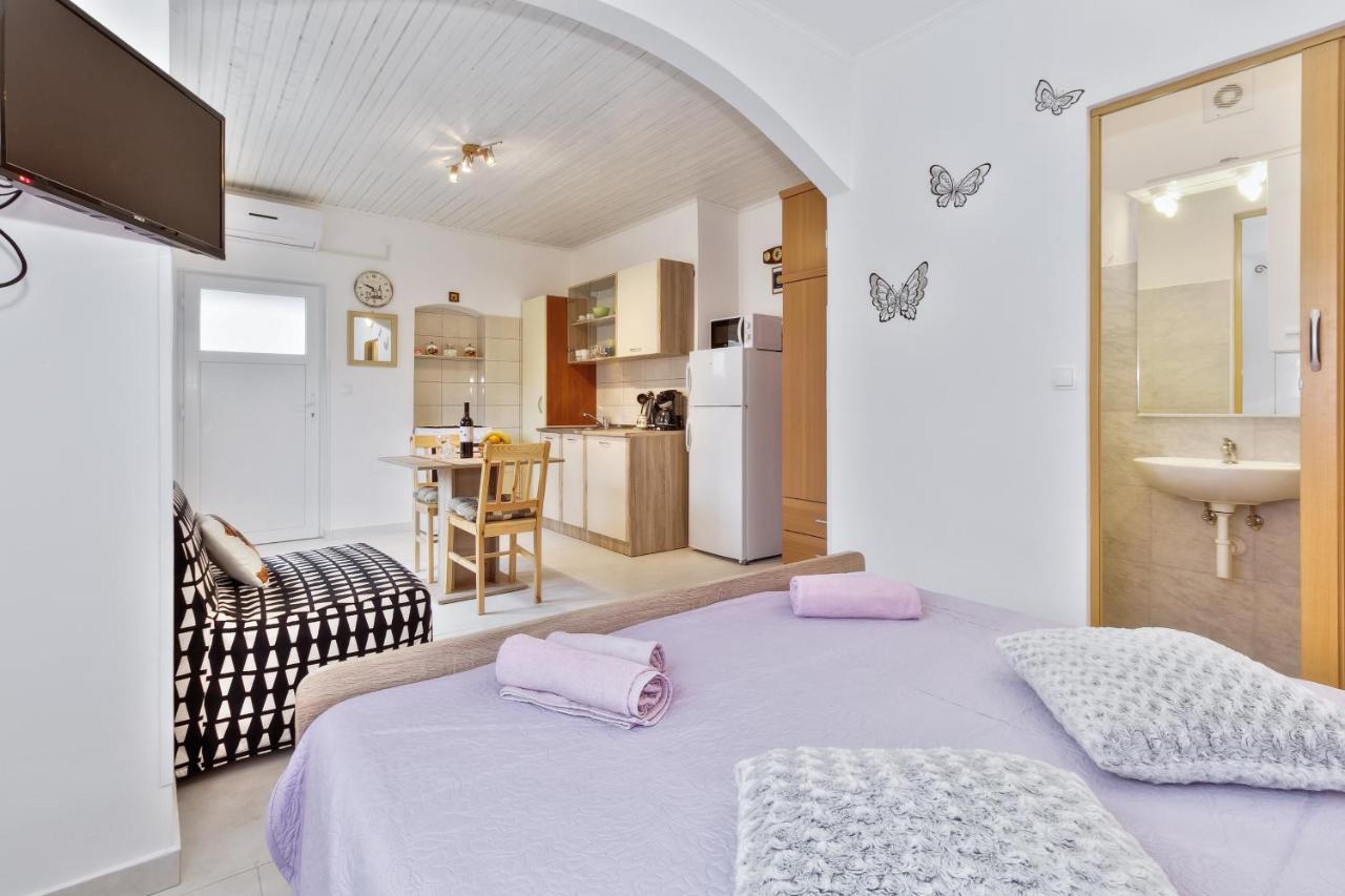 Apartments Grassi By Rent Istria 乌马格 外观 照片