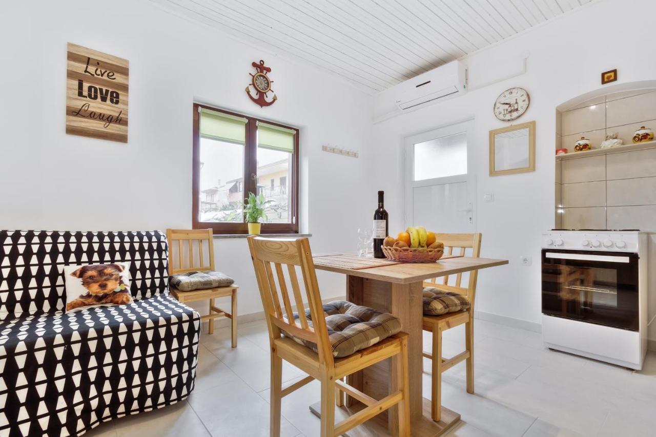 Apartments Grassi By Rent Istria 乌马格 外观 照片