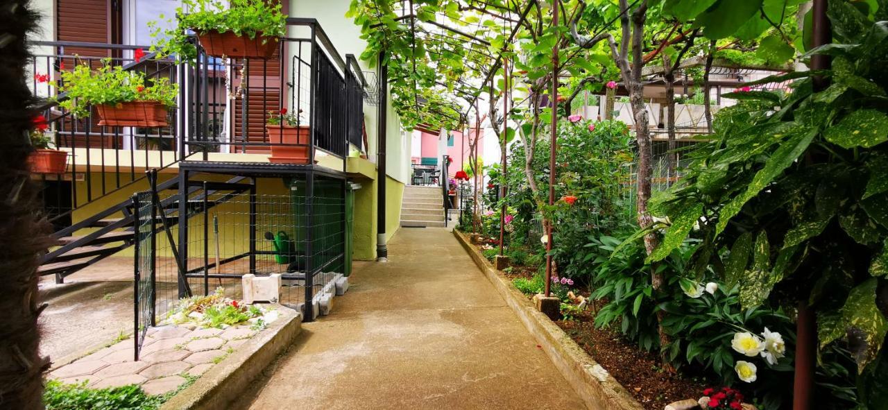 Apartments Grassi By Rent Istria 乌马格 外观 照片