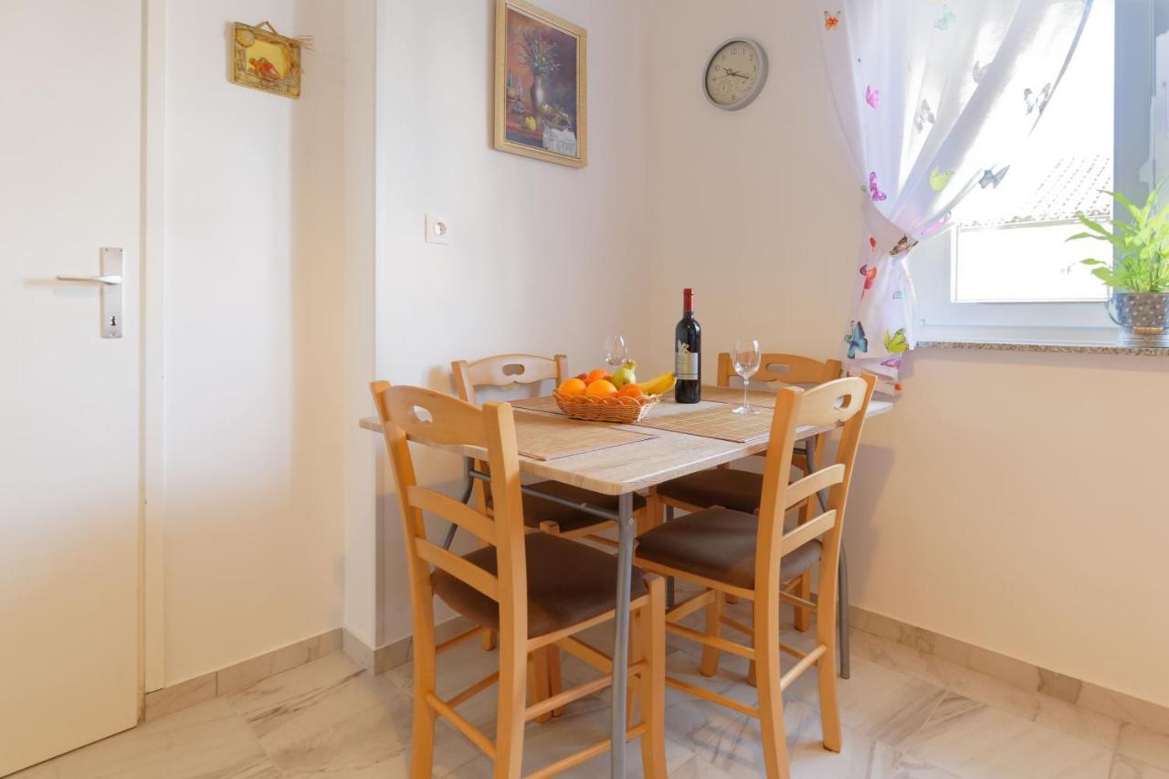 Apartments Grassi By Rent Istria 乌马格 外观 照片