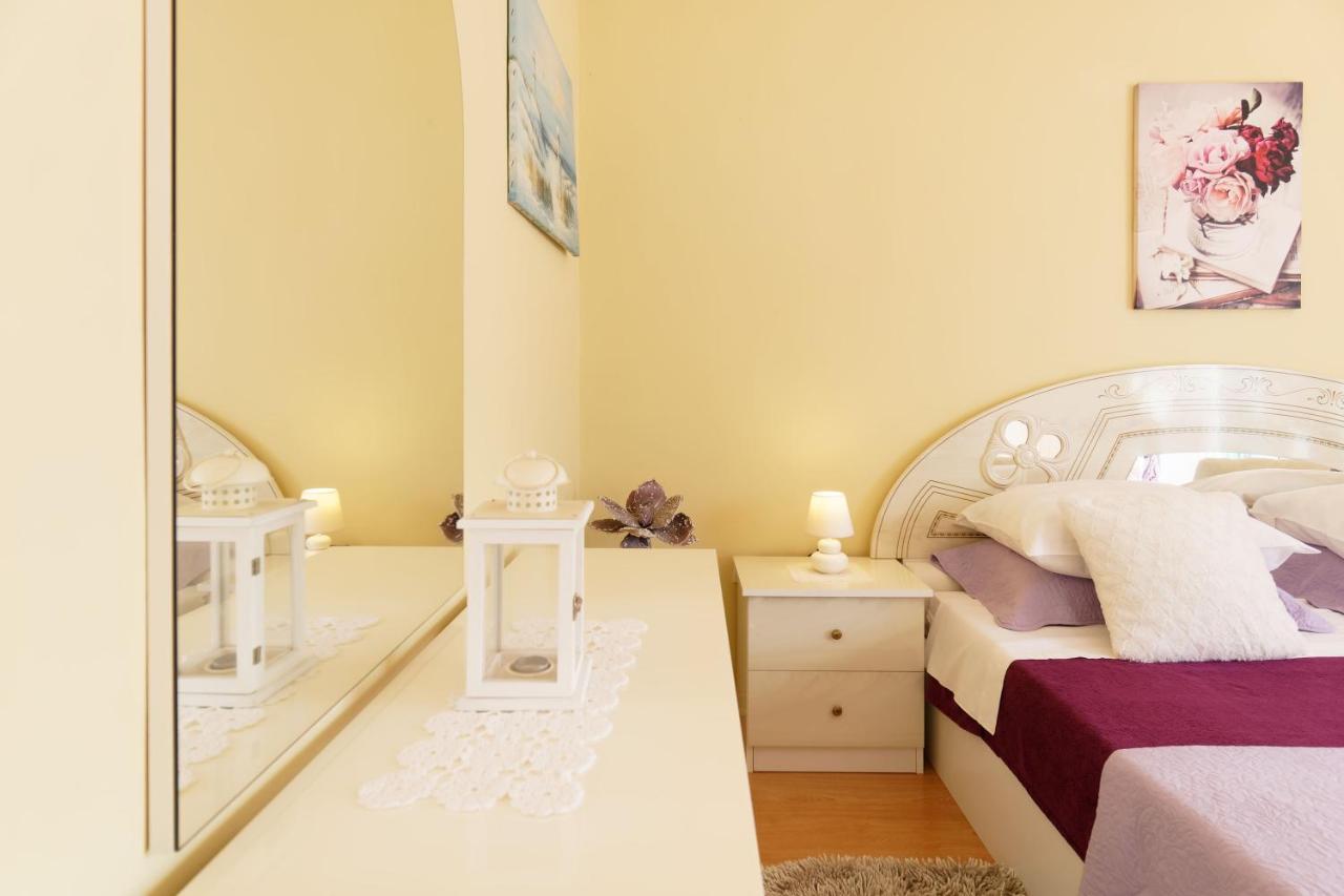 Apartments Grassi By Rent Istria 乌马格 外观 照片