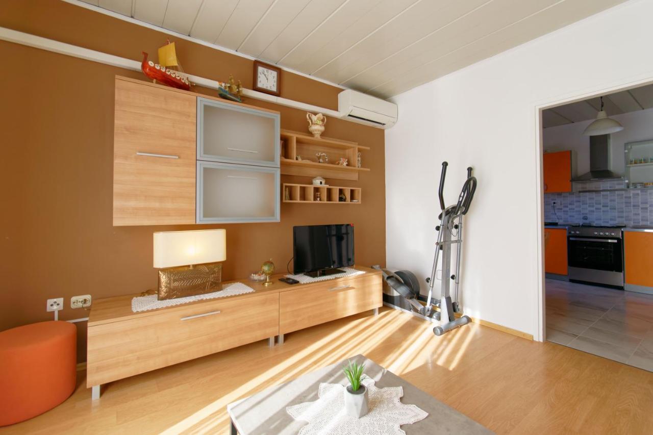 Apartments Grassi By Rent Istria 乌马格 外观 照片