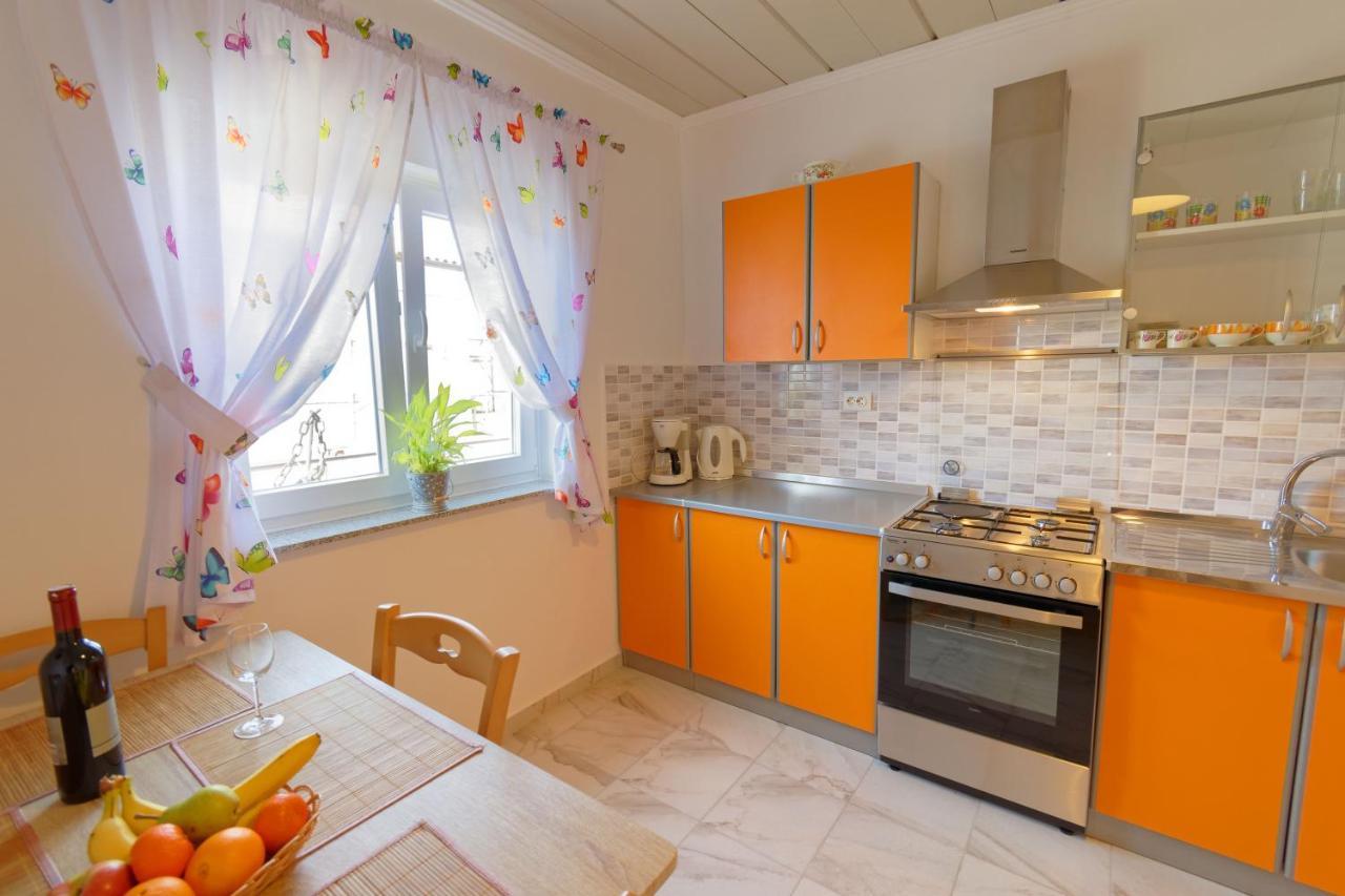 Apartments Grassi By Rent Istria 乌马格 外观 照片