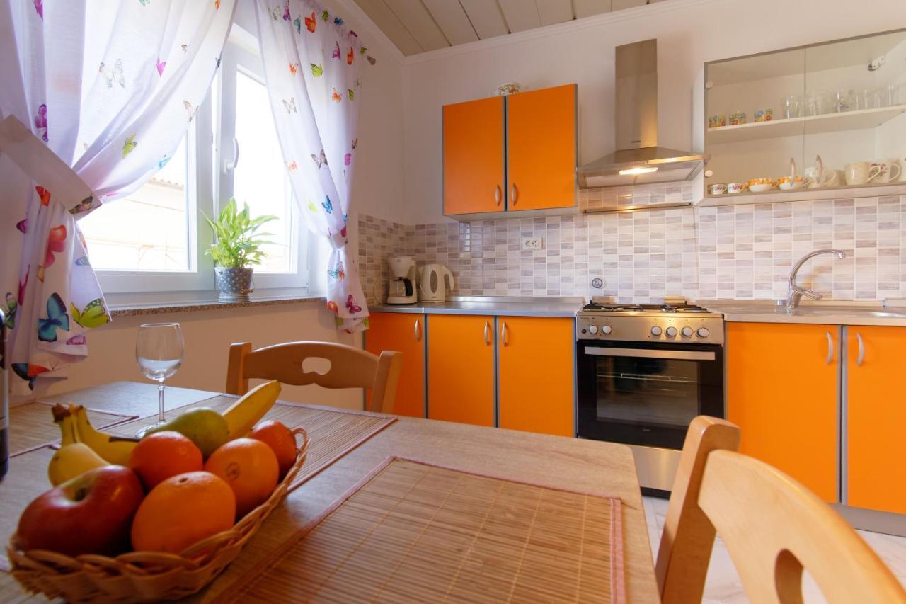 Apartments Grassi By Rent Istria 乌马格 外观 照片