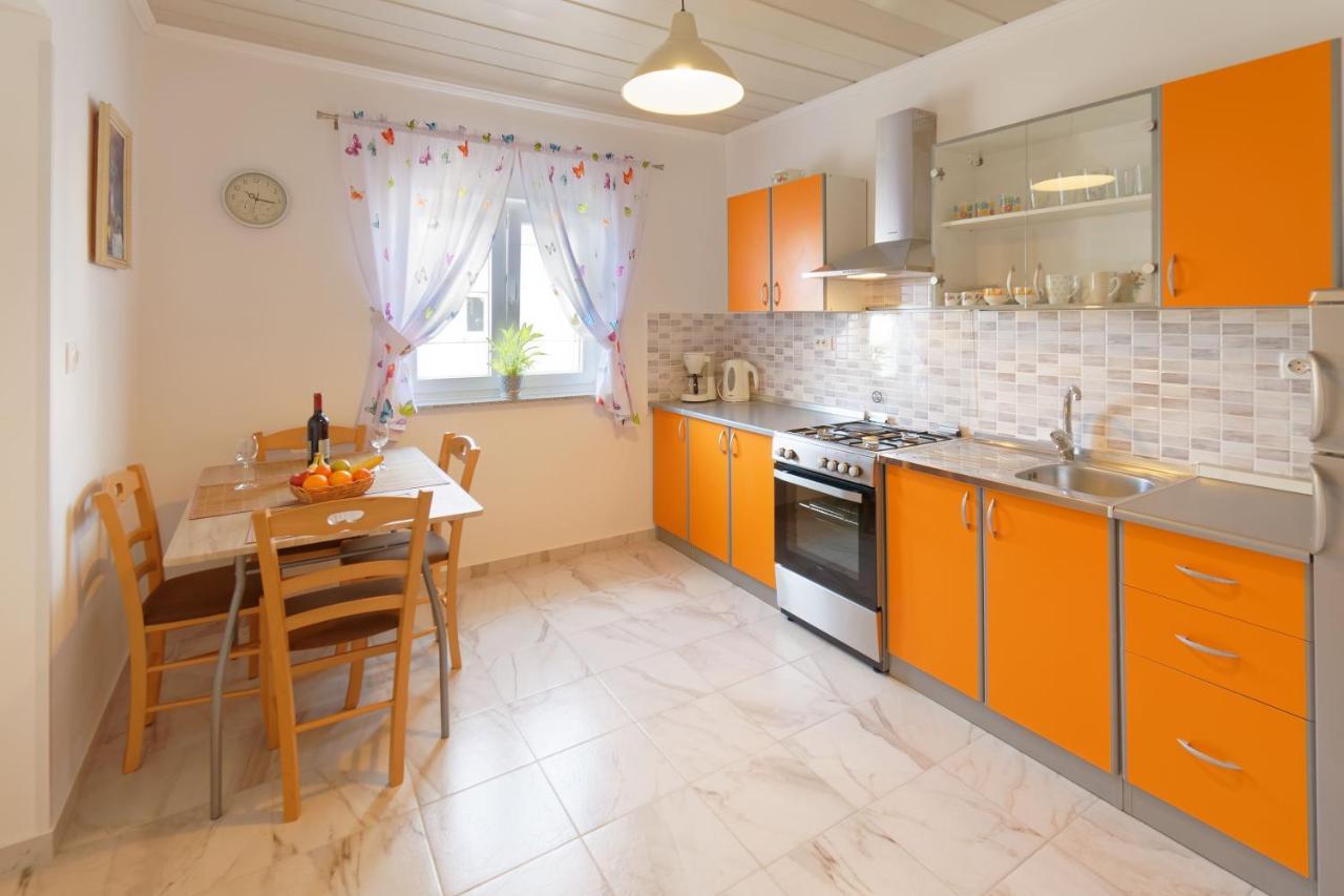 Apartments Grassi By Rent Istria 乌马格 外观 照片
